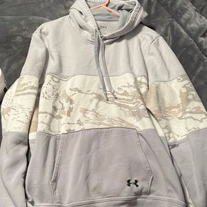 Under armour women’s XL hoodie